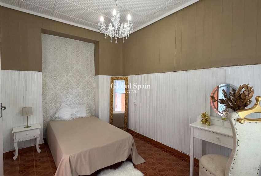 Resale - APARTMENT -
TORREVIEJA - Center