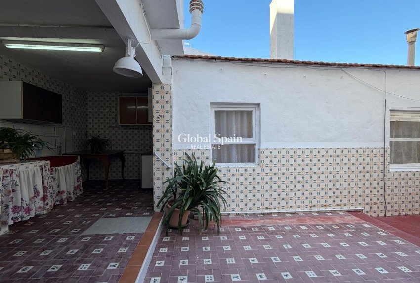 Resale - APARTMENT -
TORREVIEJA - Center