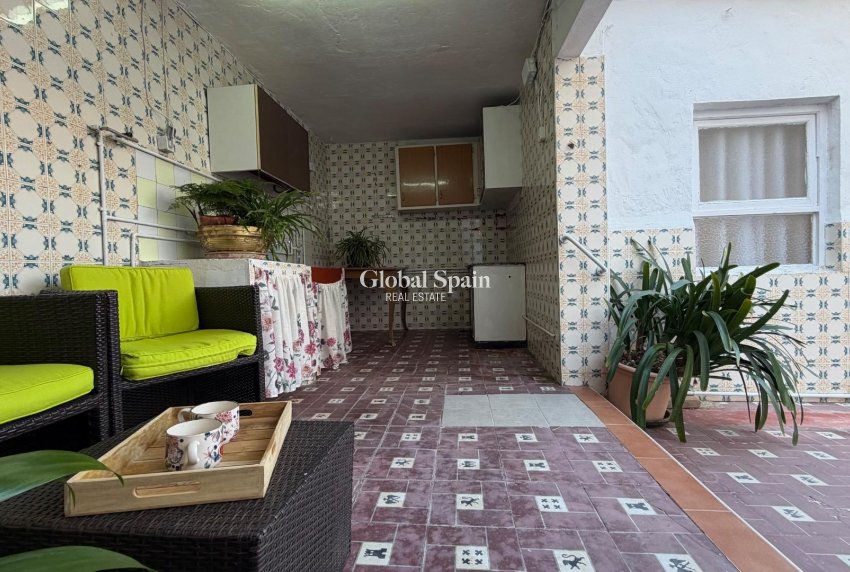 Resale - APARTMENT -
TORREVIEJA - Center