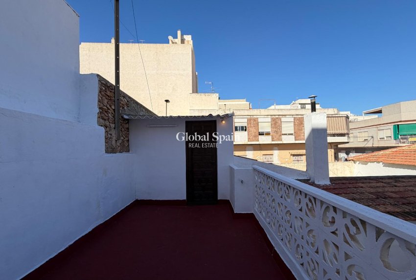 Resale - APARTMENT -
TORREVIEJA - Center