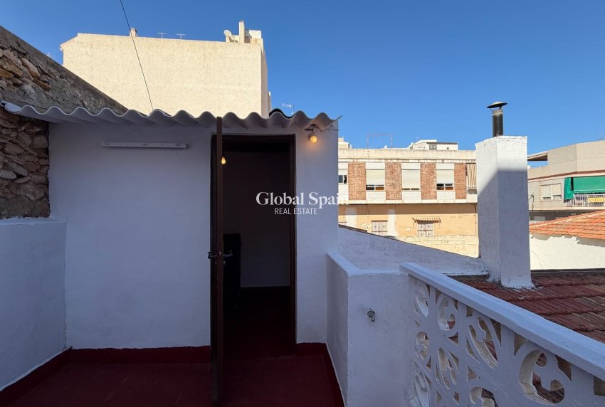 Resale - APARTMENT -
TORREVIEJA - Center