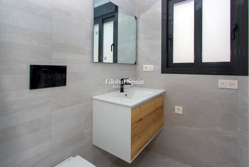 Resale - APARTMENT -
TORREVIEJA - CENTRE PLAYA DEL CURA LAS PISCINAS