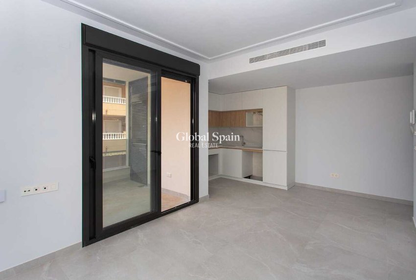 Resale - APARTMENT -
TORREVIEJA - CENTRE PLAYA DEL CURA LAS PISCINAS