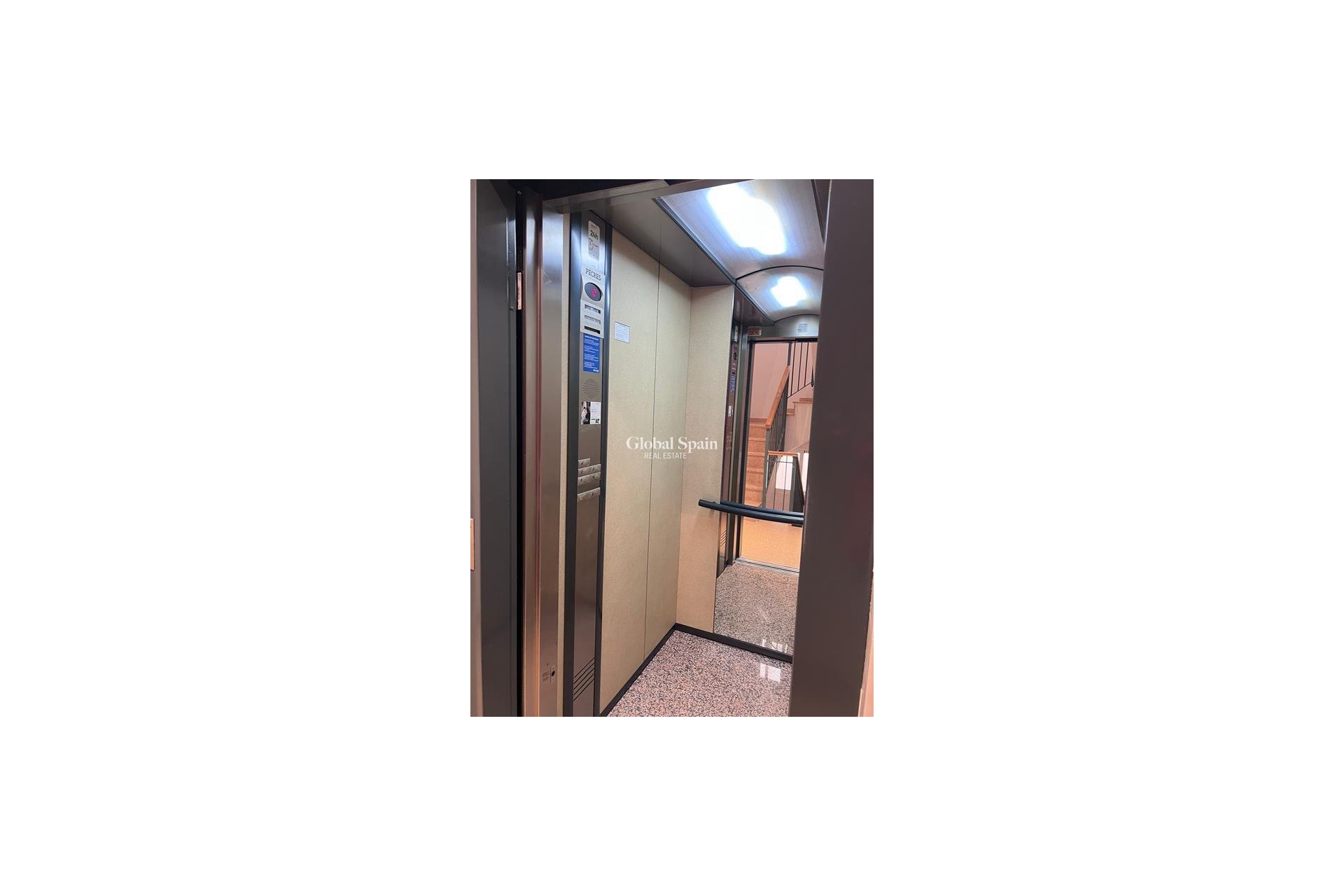 Resale - APARTMENT -
TORREVIEJA - CENTRO CASCO URBANO