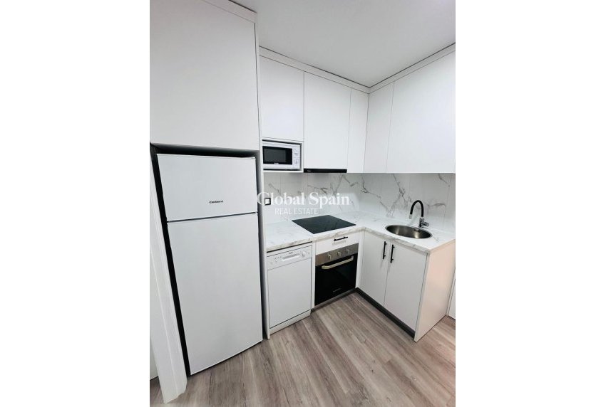 Resale - APARTMENT -
TORREVIEJA - Centro - Muelle Pesquero