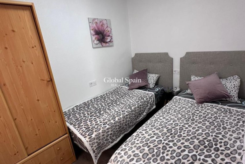 Resale - APARTMENT -
TORREVIEJA - Centro - Muelle Pesquero