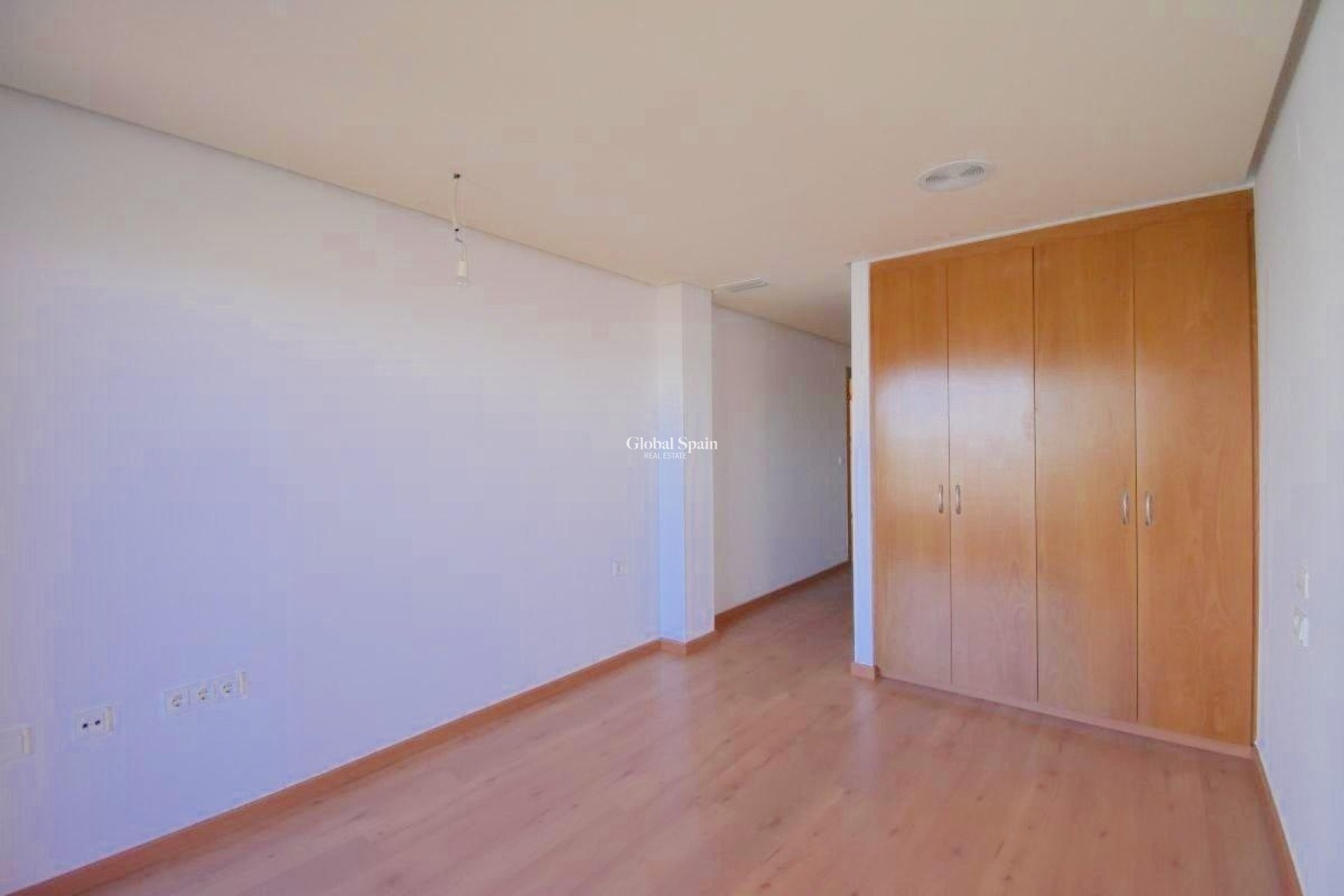 Resale - APARTMENT -
TORREVIEJA - Centro - Muelle Pesquero