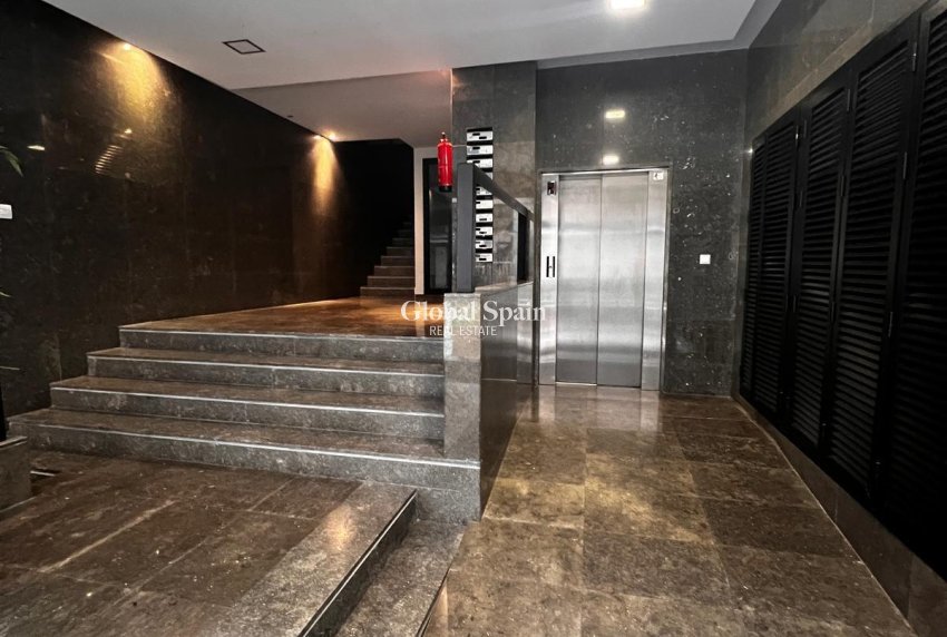 Resale - APARTMENT -
TORREVIEJA - Centro - Muelle Pesquero