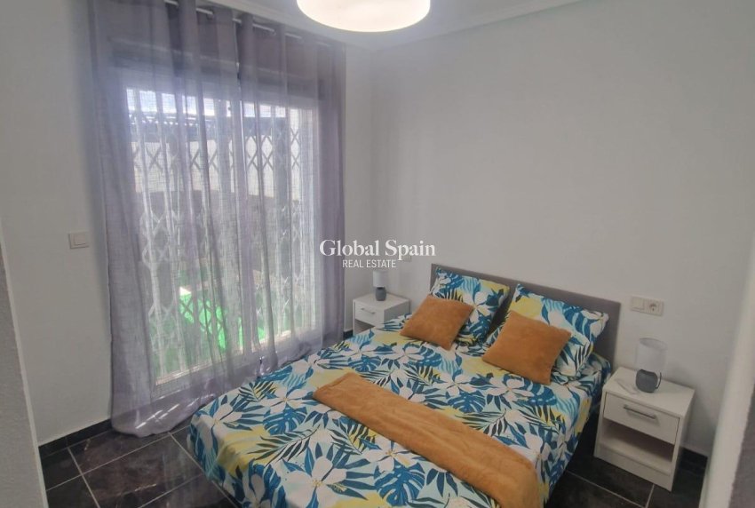 Resale - APARTMENT -
TORREVIEJA - Centro - Muelle Pesquero