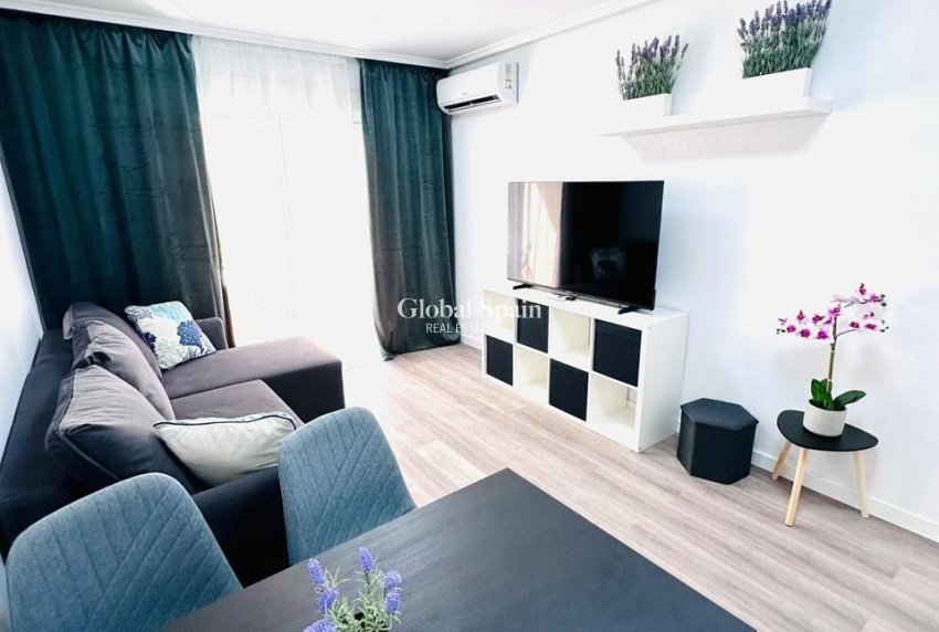 Resale - APARTMENT -
TORREVIEJA - Centro - Muelle Pesquero
