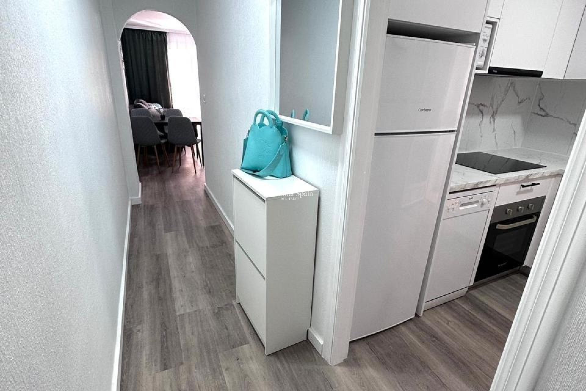 Resale - APARTMENT -
TORREVIEJA - Centro - Muelle Pesquero