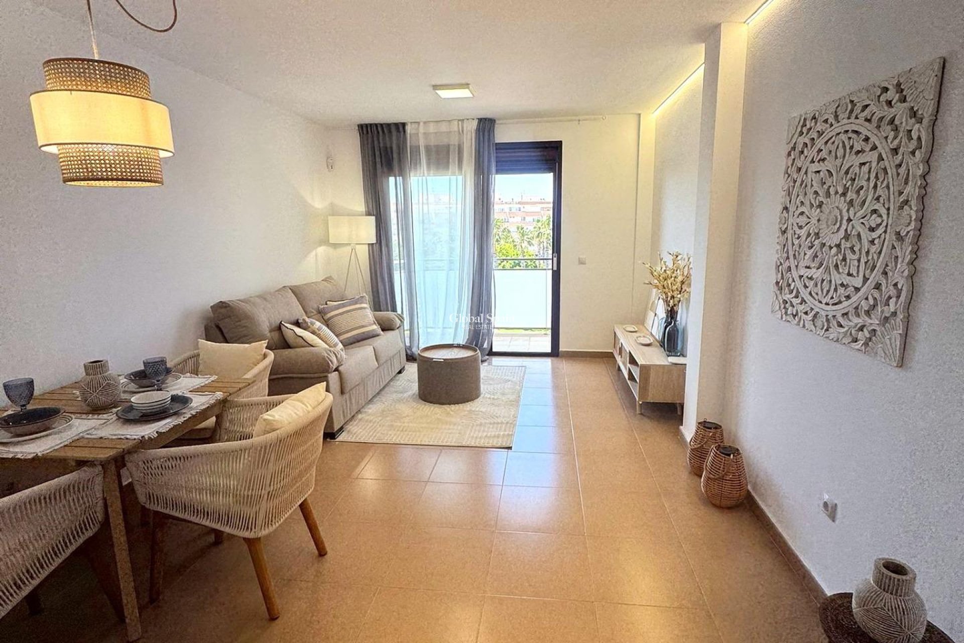 Resale - APARTMENT -
TORREVIEJA - Centro - Muelle Pesquero