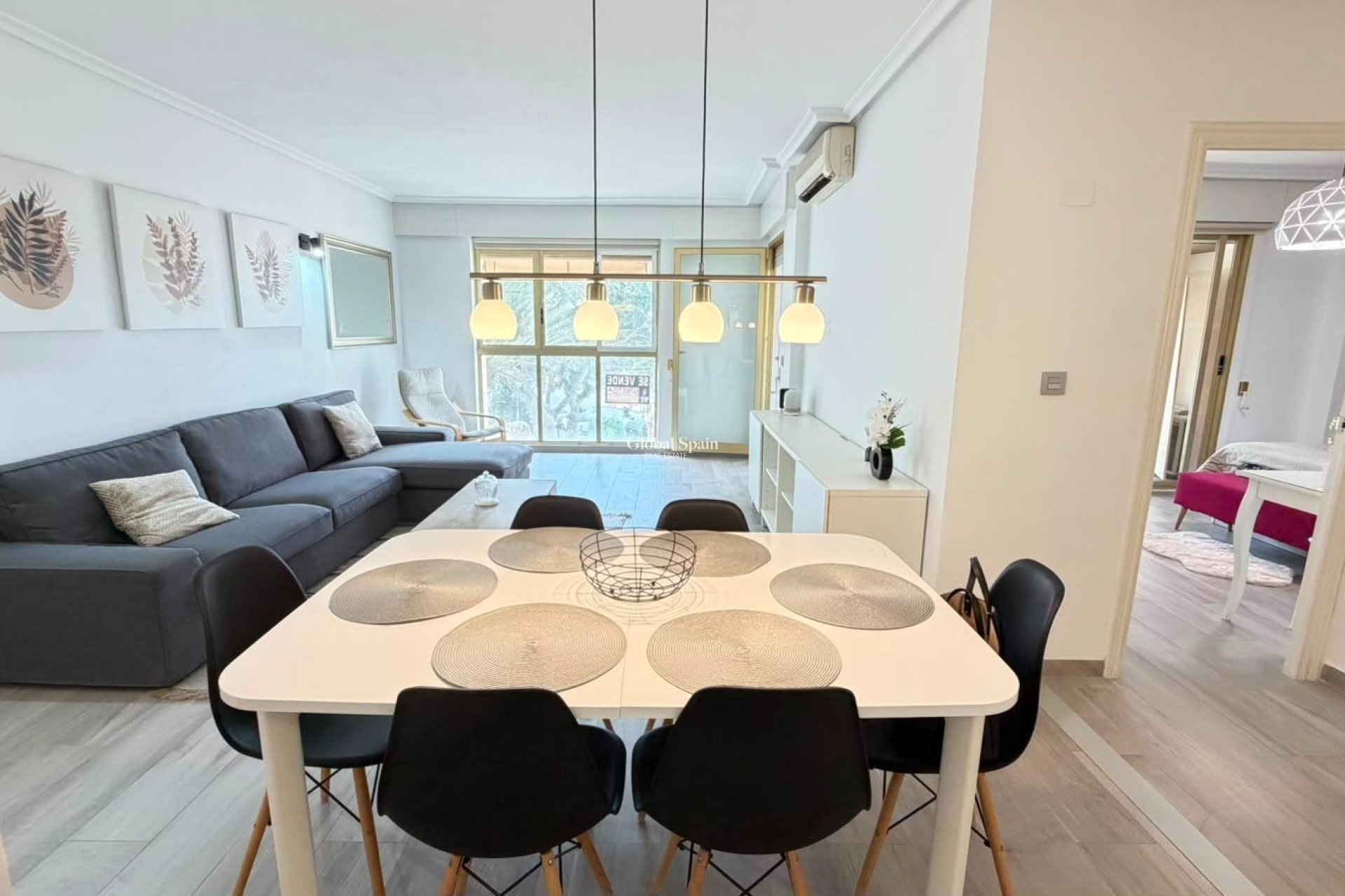Resale - APARTMENT -
TORREVIEJA - Centro - Muelle Pesquero