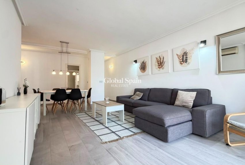 Resale - APARTMENT -
TORREVIEJA - Centro - Muelle Pesquero