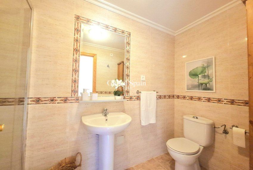 Resale - Apartment -
TORREVIEJA - Centro