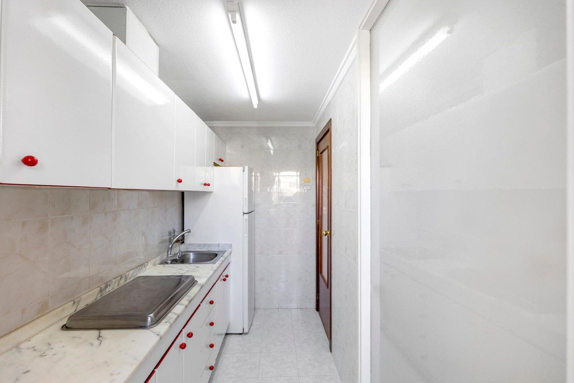 Resale - Apartment -
TORREVIEJA - Centro