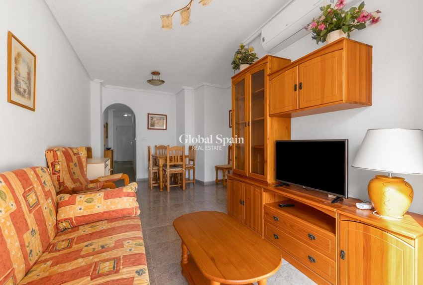 Resale - Apartment -
TORREVIEJA - Centro