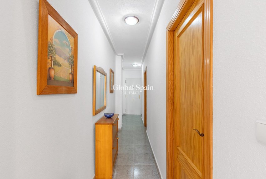 Resale - Apartment -
TORREVIEJA - Centro