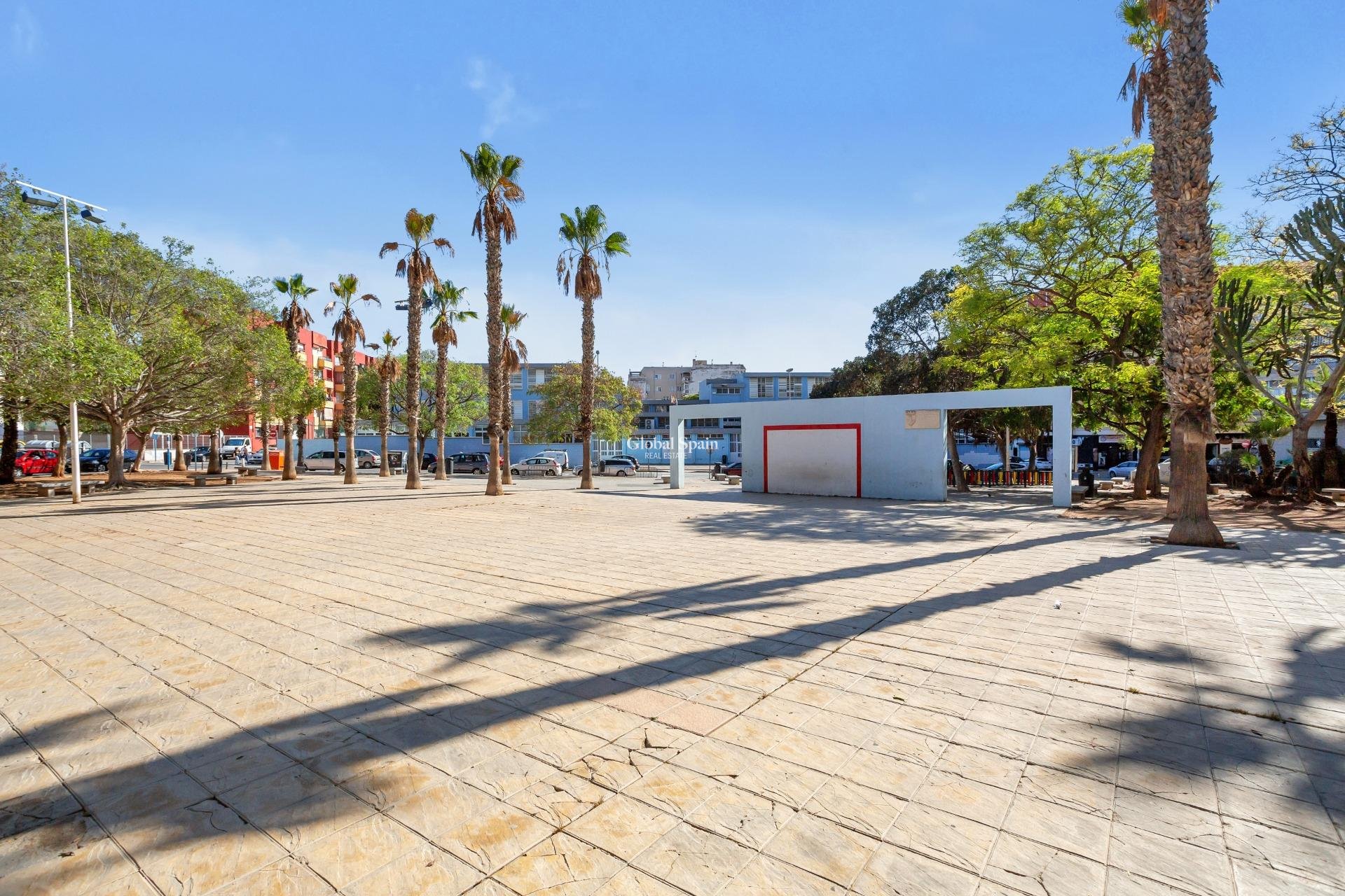 Resale - Apartment -
TORREVIEJA - Centro