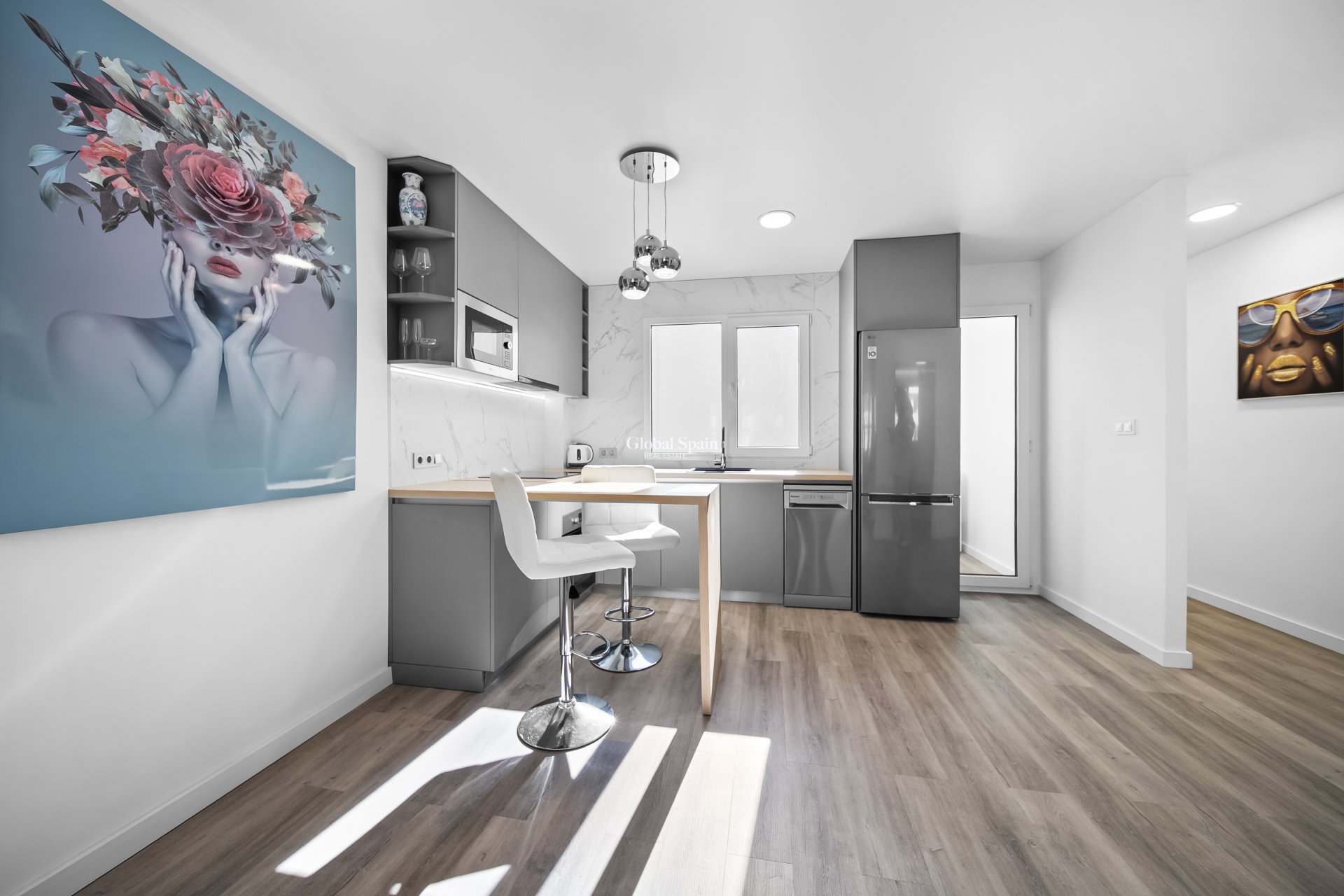 Resale - Apartment -
TORREVIEJA - Centro