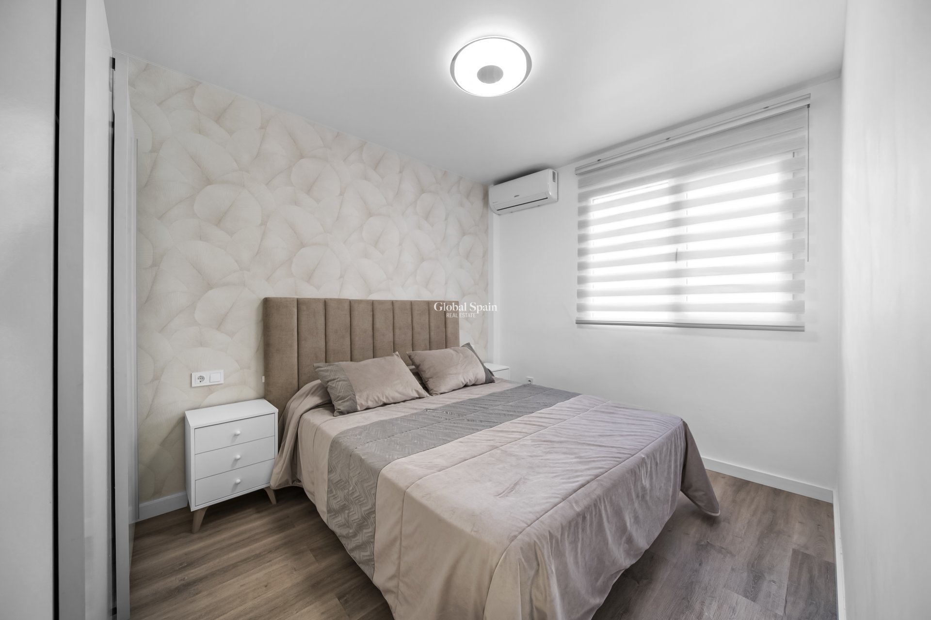 Resale - Apartment -
TORREVIEJA - Centro