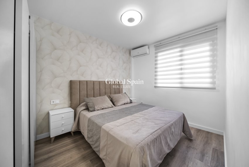 Resale - APARTMENT -
TORREVIEJA - Centro