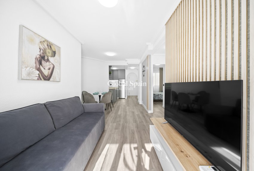 Resale - Apartment -
TORREVIEJA - Centro