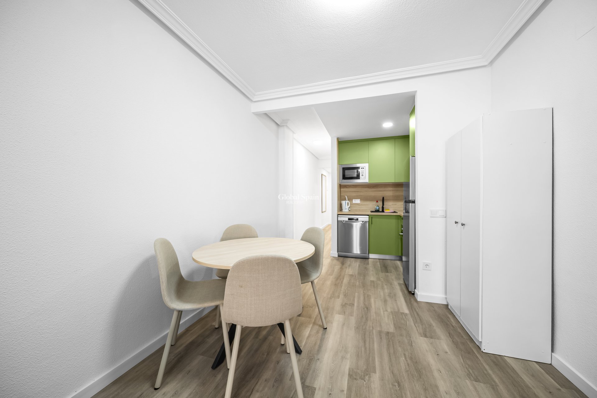 Resale - Apartment -
TORREVIEJA - Centro