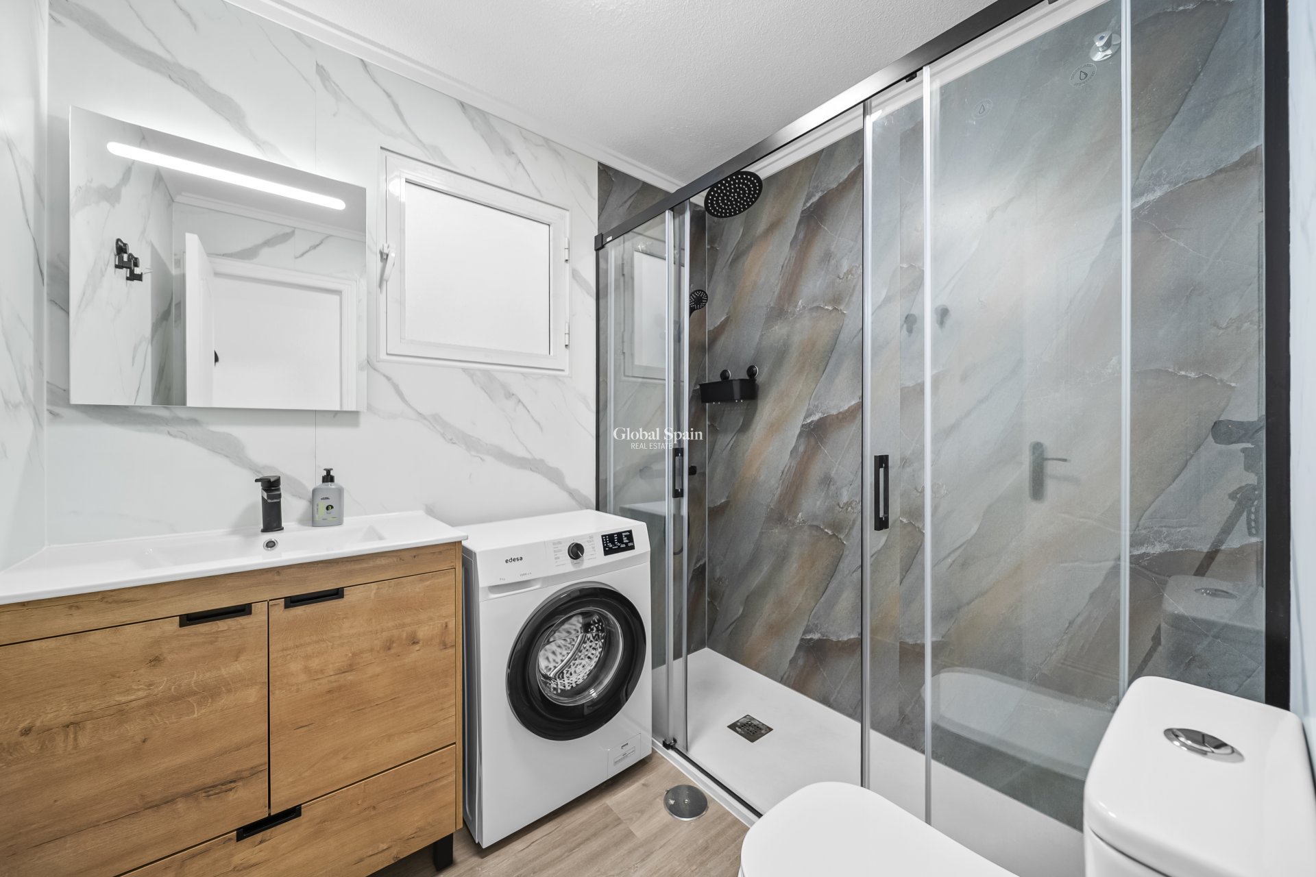 Resale - Apartment -
TORREVIEJA - Centro