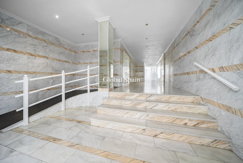 Resale - Apartment -
TORREVIEJA - Centro