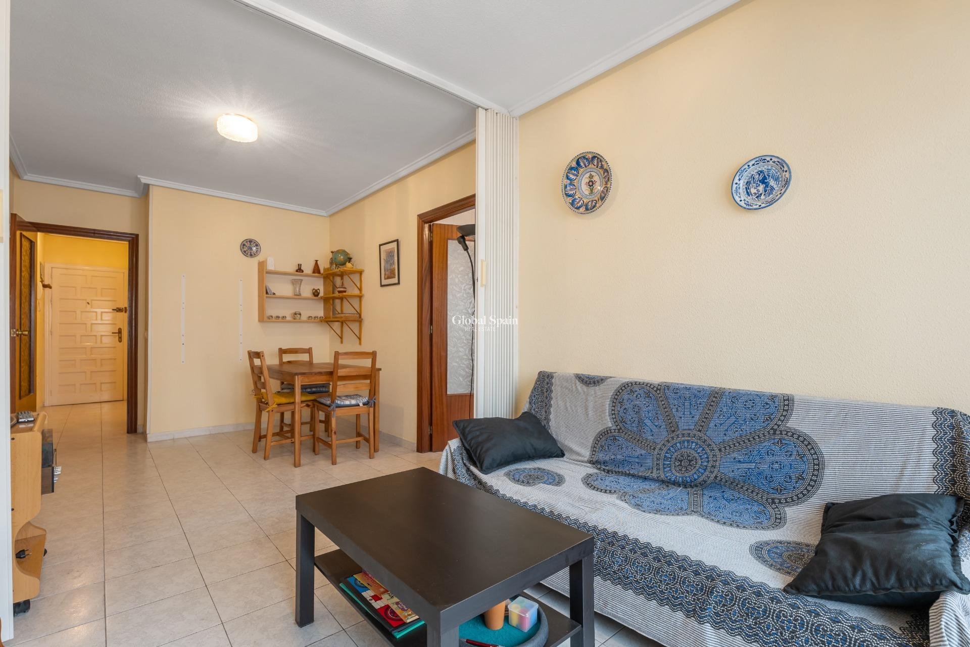 Resale - APARTMENT -
TORREVIEJA - Centro