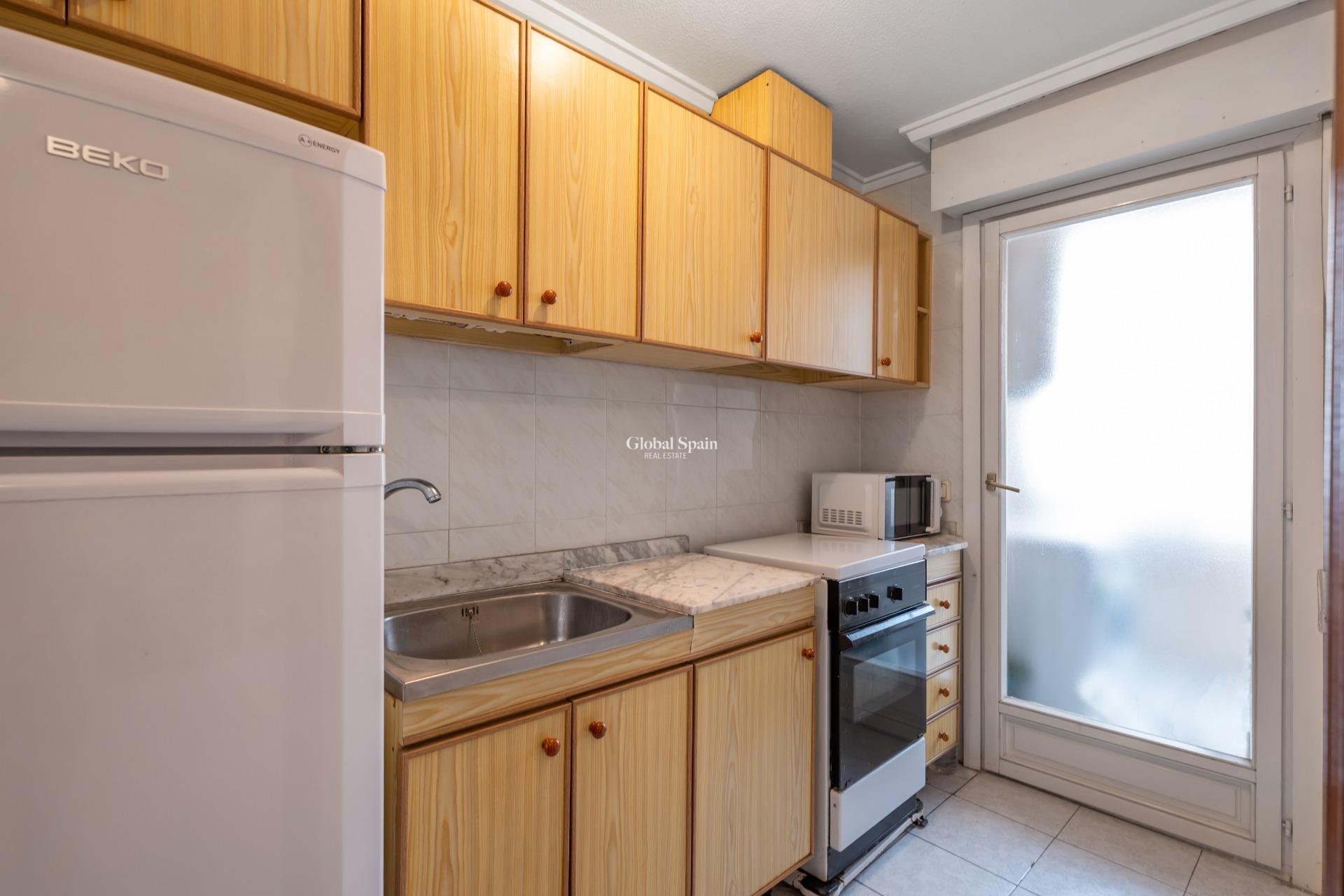 Resale - APARTMENT -
TORREVIEJA - Centro