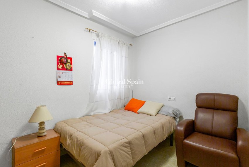 Resale - APARTMENT -
TORREVIEJA - Centro