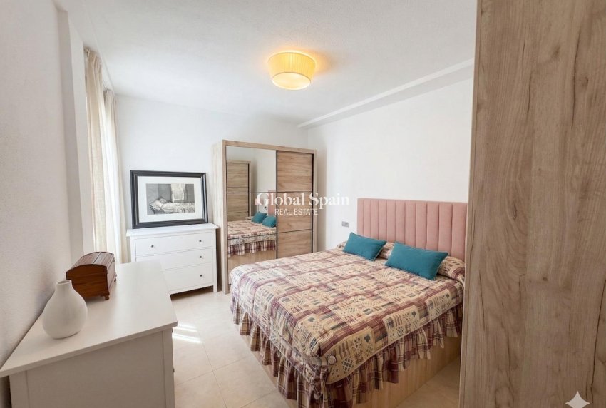 Resale - APARTMENT -
TORREVIEJA - Centro