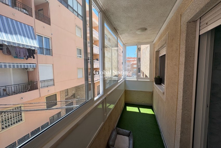 Resale - APARTMENT -
TORREVIEJA - Centro