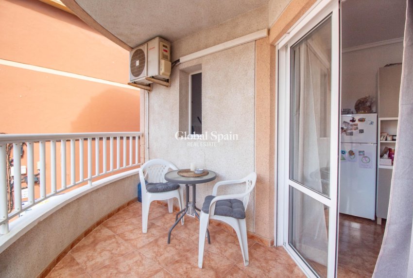 Resale - APARTMENT -
TORREVIEJA - Centro