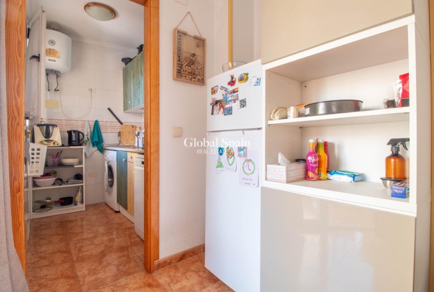 Resale - APARTMENT -
TORREVIEJA - Centro