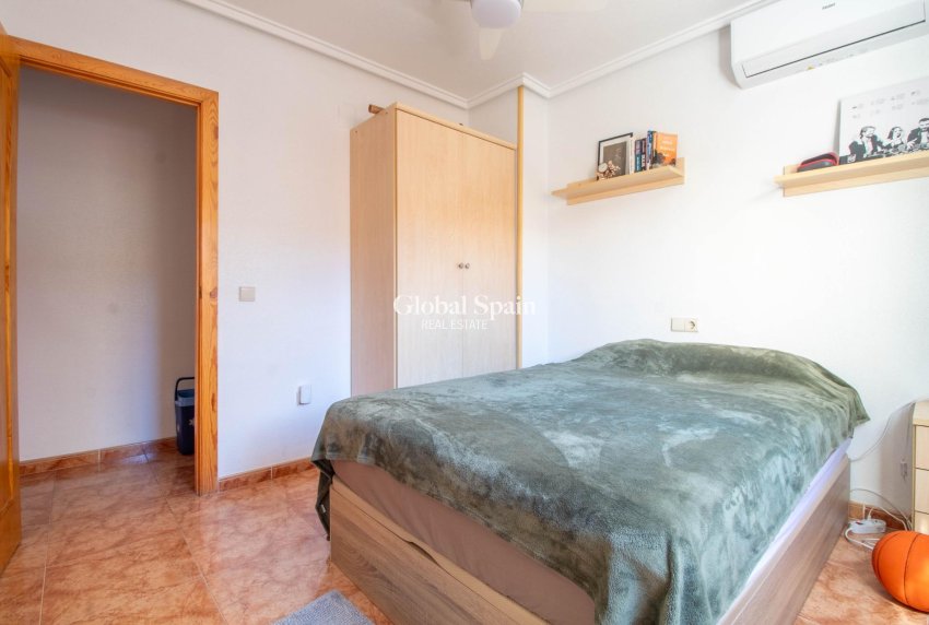 Resale - APARTMENT -
TORREVIEJA - Centro