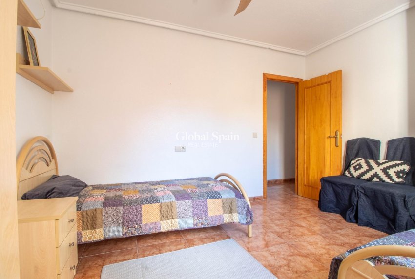 Resale - APARTMENT -
TORREVIEJA - Centro