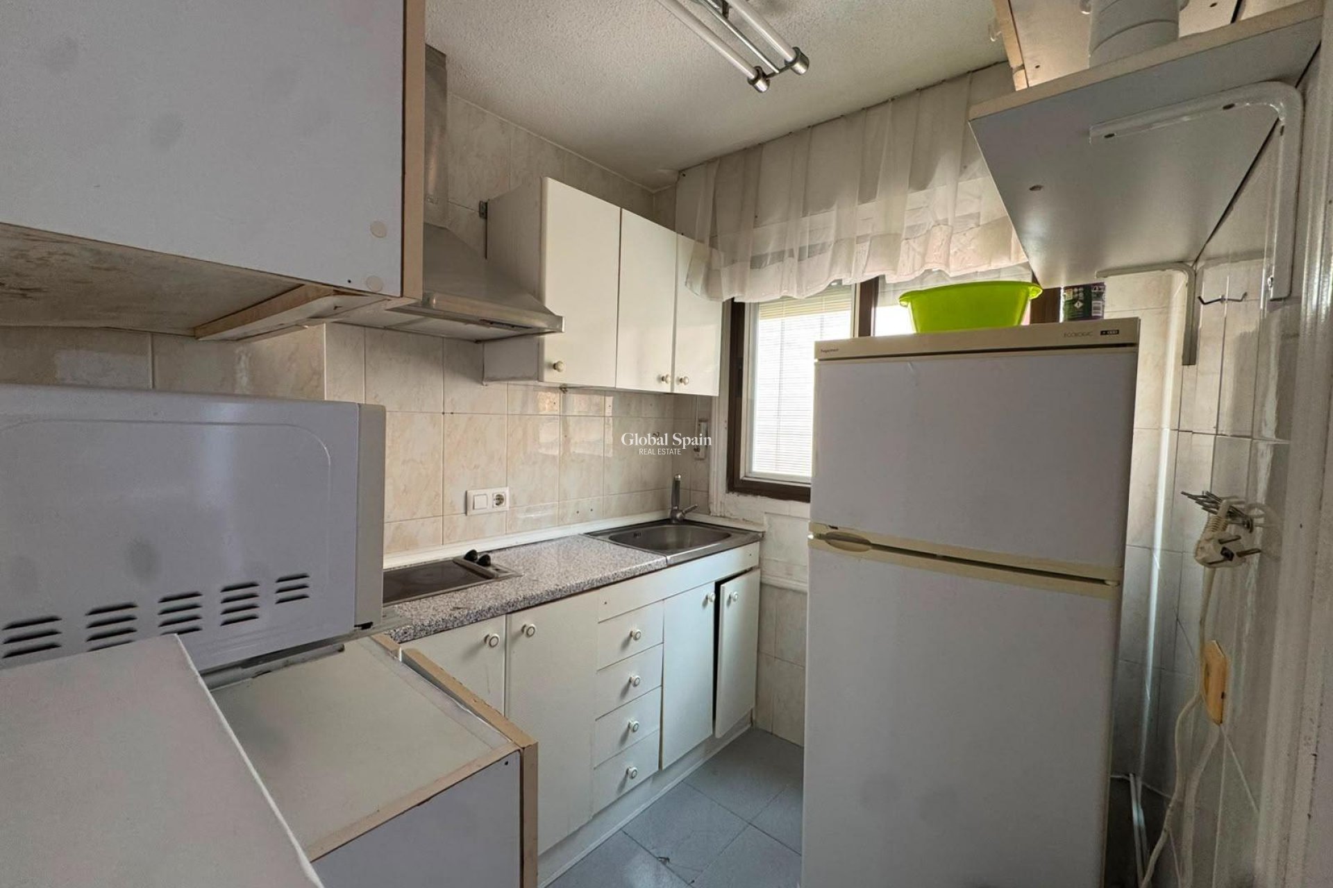 Resale - APARTMENT -
TORREVIEJA - Centro