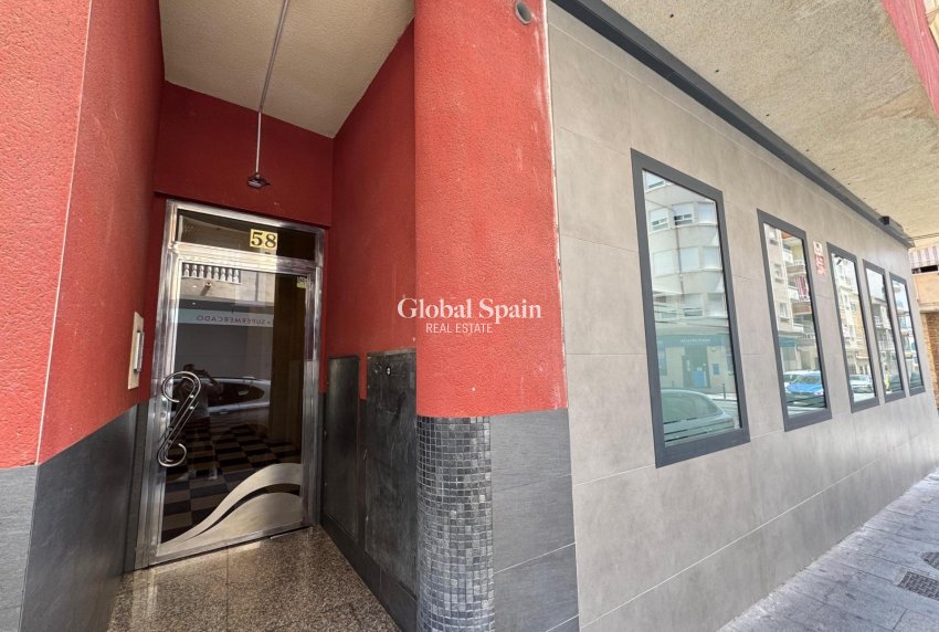 Resale - Apartment -
TORREVIEJA - Centro
