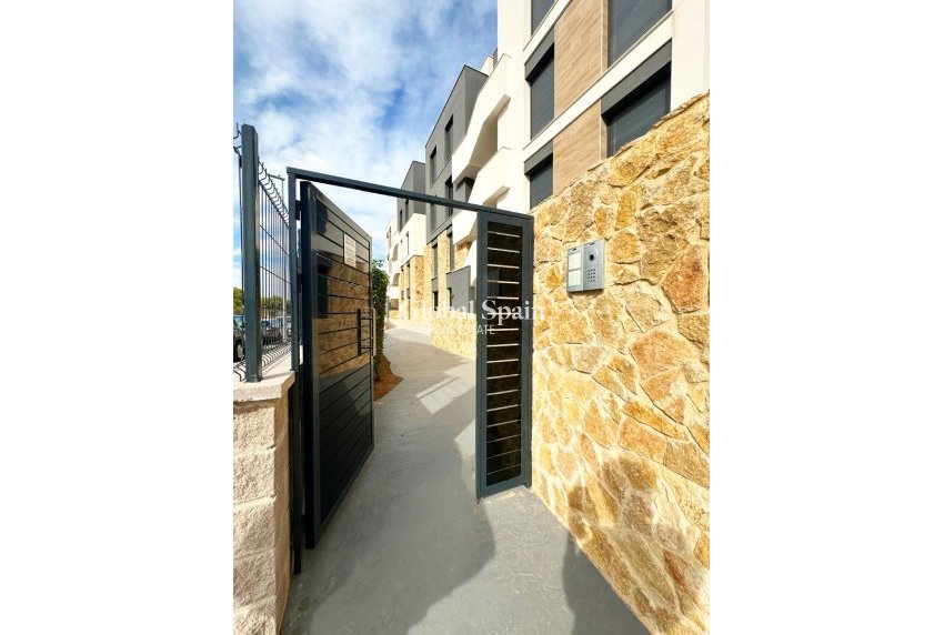 Resale - APARTMENT -
TORREVIEJA - Costa Blanca