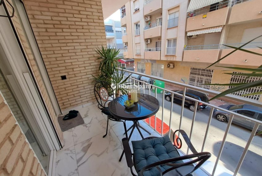 Resale - APARTMENT -
TORREVIEJA - Costa Blanca