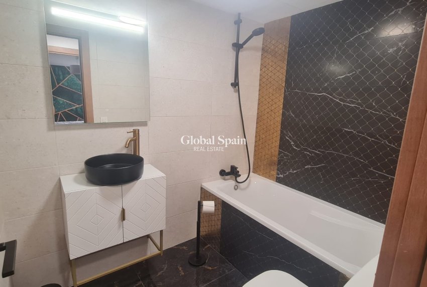 Resale - APARTMENT -
TORREVIEJA - Costa Blanca