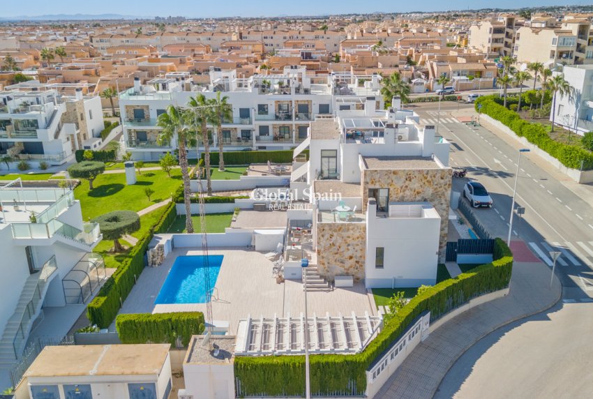 Resale - APARTMENT -
TORREVIEJA - Costa Blanca