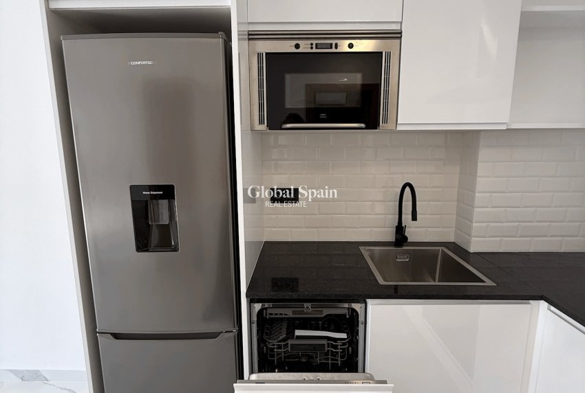 Resale - APARTMENT -
TORREVIEJA - Costa Blanca