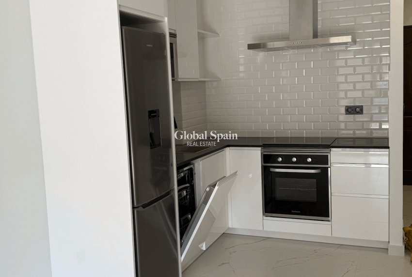 Resale - APARTMENT -
TORREVIEJA - Costa Blanca