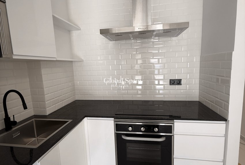 Resale - APARTMENT -
TORREVIEJA - Costa Blanca