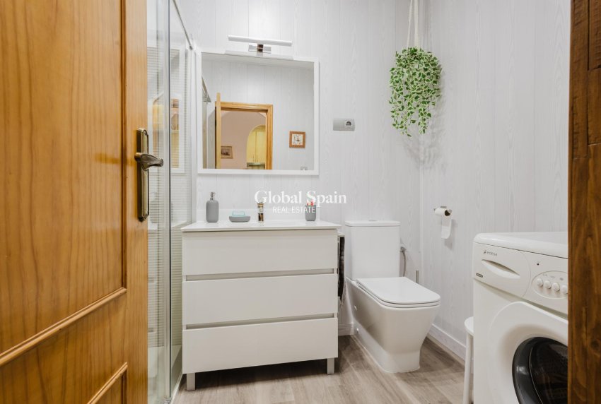 Resale - APARTMENT -
TORREVIEJA - Costa Blanca