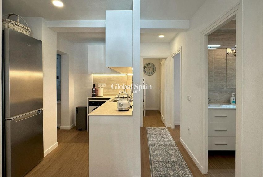 Resale - APARTMENT -
TORREVIEJA - Costa Blanca